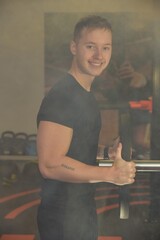 Fitness Center Trainer Mann Hantel Training