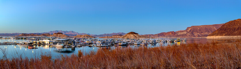 Fototapeta na wymiar Boats at Lake Mead marina near Las Vegas, Nevada 