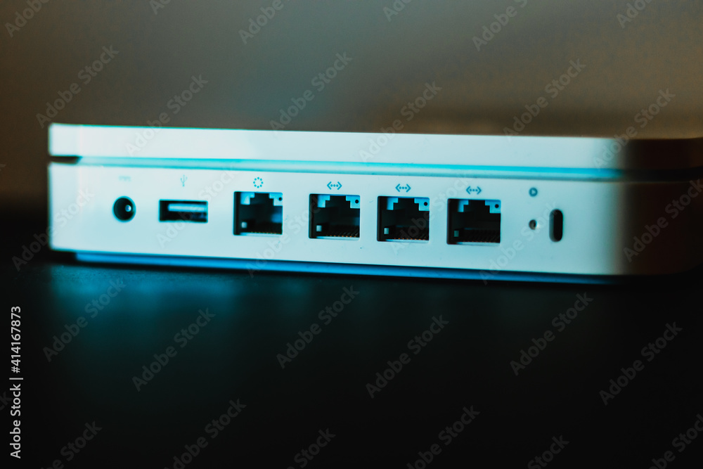 Aufkleber white internet router to connect computer with lan and wlan