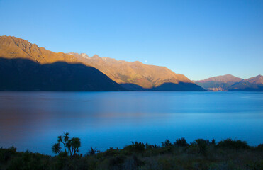 Fototapeta na wymiar Lake Wakatipu early morning on South Island, New Zealand.