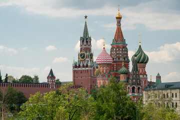 Fototapeta premium Ancient towers of the Kremlin