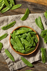 Raw Green Organic Snow Peas