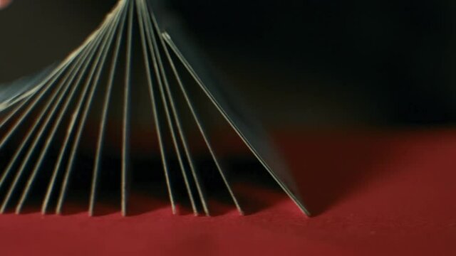 Movimiento de cartas  en mesa roja