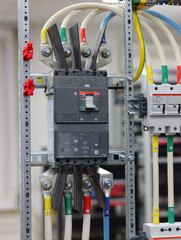 Elements in electrical panels - automatic protection
