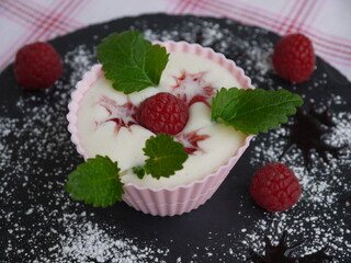 Mousse au Chocolate in weiß