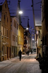 Straße in der Altstadt Ulm bei Nacht