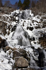 Fototapeta na wymiar Vereister Wasserfall in Todtnau im Schwarzwald