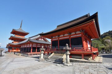 春の清水寺　開山堂・経堂・三重塔　京都市