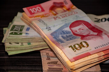 Pilas de billetes