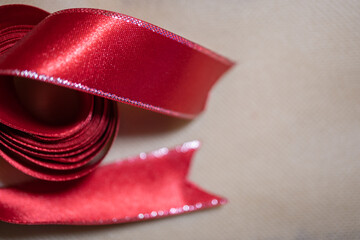 Listón rojo detalle