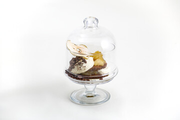 coppa in vetro con dolce