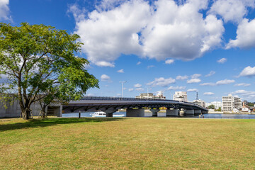Fototapeta premium 白潟公園と宍道湖大橋 島根県松江市