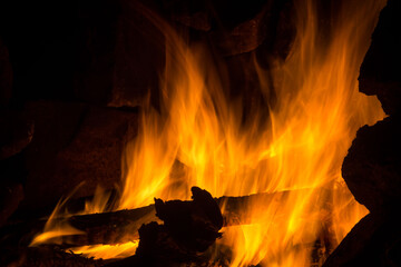 Fogata en el anochecer