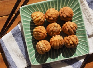 한국의 전통음식 호두과자
