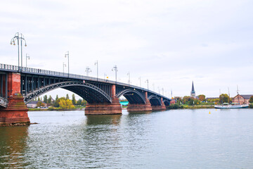 Fototapeta na wymiar Panoramic of Rhine river and Rhine bridge in Mainz city, Germany. 