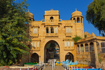 Obraz premium Gadisar Lake entrance gate, Jaisalmer, Rajasthan, India.