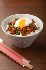 そぼろ丼