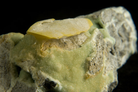 wavellite mineral sample