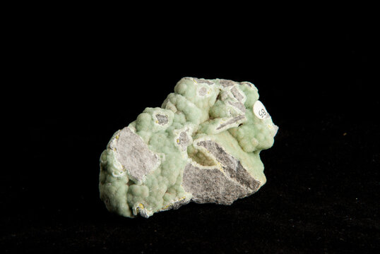 wavellite mineral sample