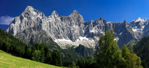 Große Bischofsmütze, Dachsteinmassiv mit Landschaft, Filzmoos, Salzburger Land, Österreich, Panorama