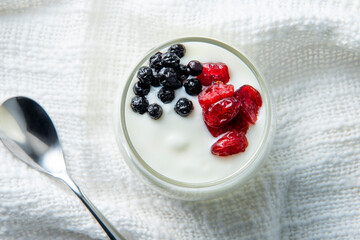 ヨーグルトとドライフルーツ