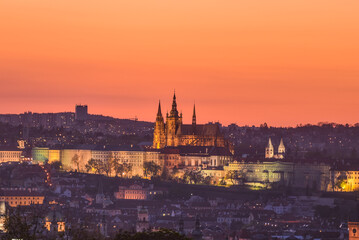 Fototapeta na wymiar The beautiful Prague Castle at sunset.