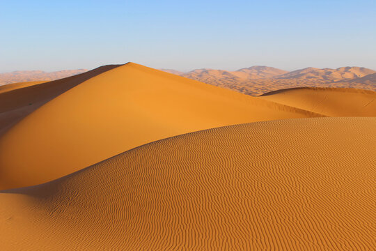 sand dunes in the desert © Zuzana