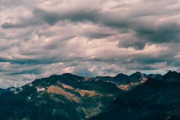 Obraz na płótnie Canvas panoramic view of the Dolomites, Italy.