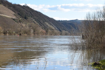 zurückgehendes Hochwasser der Mosel bei Kobern-Gondorf