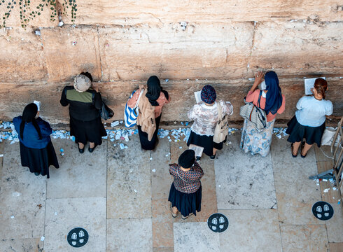  Religious jewish women praying on Western Wall in Jerusalem, Israel (48)