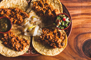 Tacos de chicharrón prensado