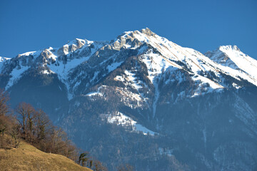 Wunderschöne Berglandschaft zur Winterzeit in Wartau im Sankt Galler Rheintal in der Schweiz...