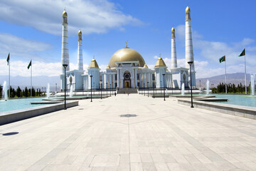 Spiritual Mosque of President Turkmenbasy, Ashgabat, Turkmenistan - obrazy, fototapety, plakaty