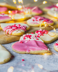 Obraz na płótnie Canvas sugar cookies with chocolate icing on saint valentaine day