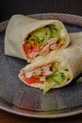 roll with chicken and vegetables