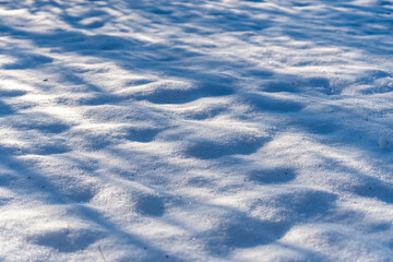 Schnee mit Schatten