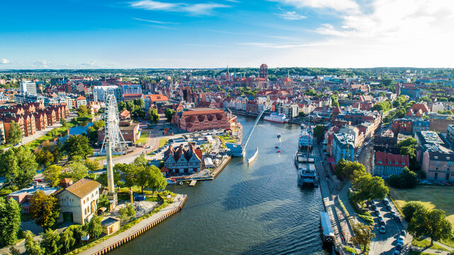 Fototapeta Gdansk (Danzig) is a city in Poland, the capital of the Pomeranian Voivodeship, a bird's eye view of the old town
