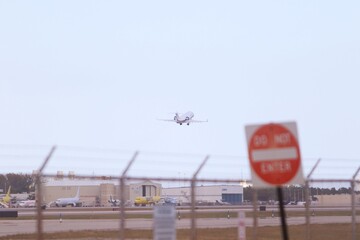 airplane takeoff 