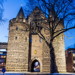 Das Obertor in Neuss, das einzig erhaltene historische Stadttor