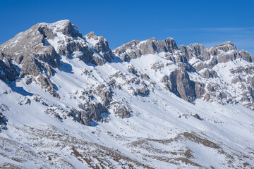 Fototapeta na wymiar spectacular views of the mountains and winter in the middle toros turkey