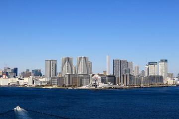 A view of the apartment houses in the bay area lined up from Harumi to Kachidoki, which can be seen from the Rainbow Bridge in Tokyo Bay