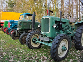 Oldtimer-Traktoren auf einer Oldtimer-Show in Ostfriesland