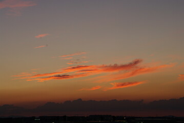 Precioso atardecer con nubes en Madrid