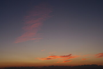 Fototapeta premium Precioso atardecer con nubes en Madrid
