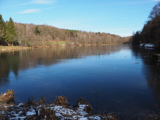 Glashütter Weiher - ein künstlich angelegter Weiher (eigentlich ein Stausee) bei Rohrbach im Saarland 