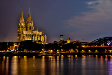 Germany, North Rhine-Westphalia, Cologne. Saint Peter Cathedral at night (UNESCO World Heritage Site).