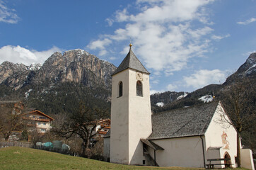 Fototapeta na wymiar The Schlern, St. Martin S Church In Ums, Fie, South Tyrol, Italy