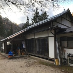 長野県阿南町の山奥にあるお寺と自然の風景