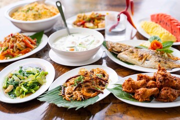 eating seafood recipe at restaurant