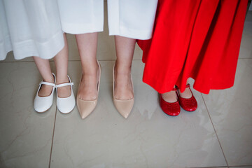 detalle de zapatos en una boda o fiesta